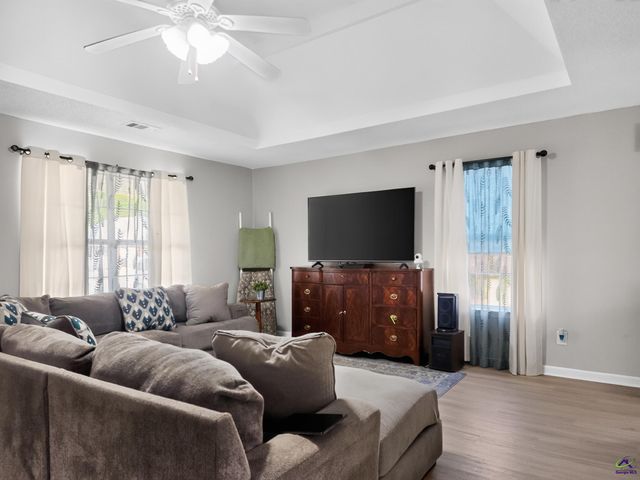 108 Langdon Ct, Bonaire, GA 31005