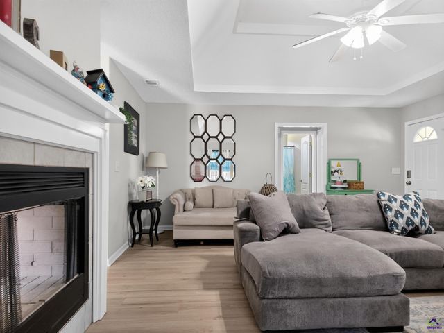 108 Langdon Ct, Bonaire, GA 31005