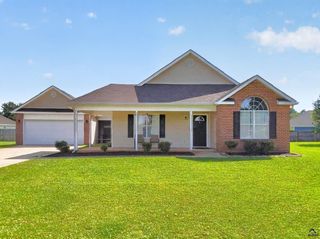 108 Langdon Ct, Bonaire, GA 31005