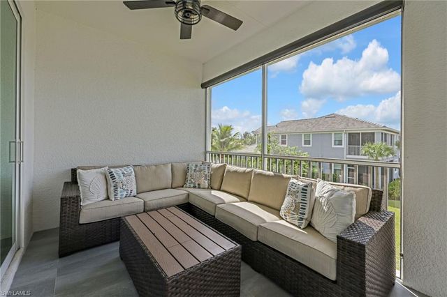 2621 Seychelles CIR # 1806, Naples, FL 34112
