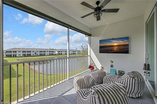 2621 Seychelles CIR # 1806, Naples, FL 34112