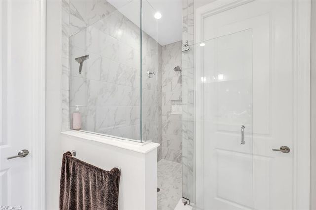 2621 Seychelles CIR # 1806, Naples, FL 34112