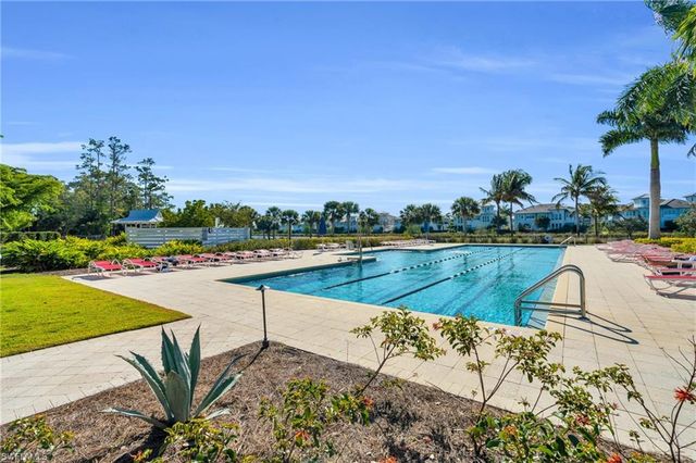 2621 Seychelles CIR # 1806, Naples, FL 34112