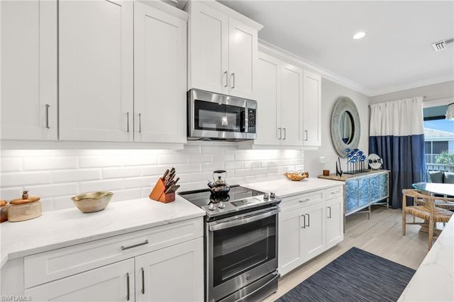 2621 Seychelles CIR # 1806, Naples, FL 34112