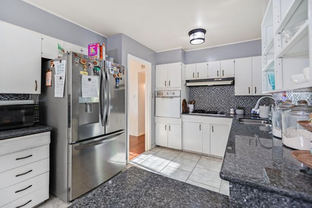 1043 N Highland Drive, Porterville, CA 93257