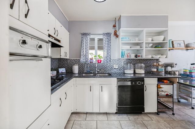 1043 N Highland Drive, Porterville, CA 93257