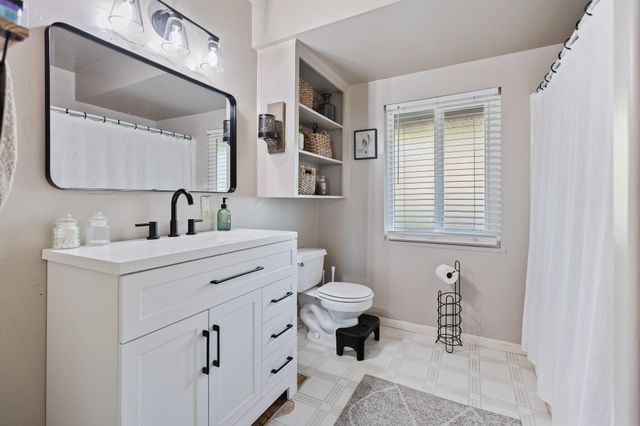 1043 N Highland Drive, Porterville, CA 93257