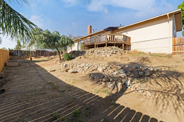 1043 N Highland Drive, Porterville, CA 93257