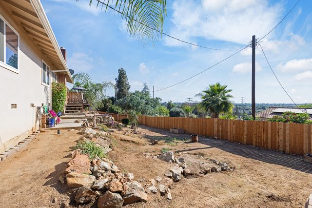 1043 N Highland Drive, Porterville, CA 93257