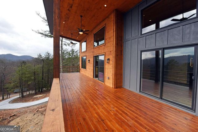 391 Crabapple Lane, Mineral Bluff, GA 30559