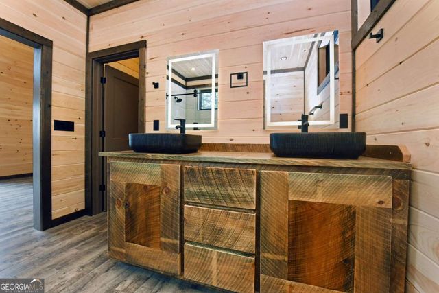 391 Crabapple Lane, Mineral Bluff, GA 30559