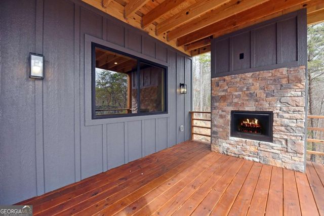 391 Crabapple Lane, Mineral Bluff, GA 30559