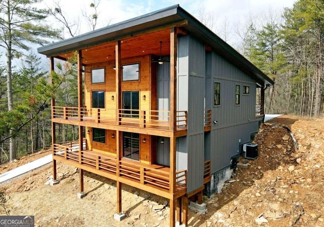 391 Crabapple Lane, Mineral Bluff, GA 30559