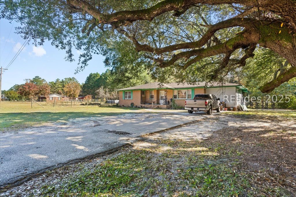 105 Furman Nixville Pkwy, Estill, SC 29918