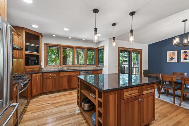 5590 Matterhorn Drive NE, Fridley, MN 55432