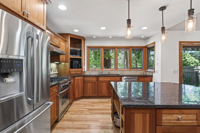 5590 Matterhorn Drive NE, Fridley, MN 55432