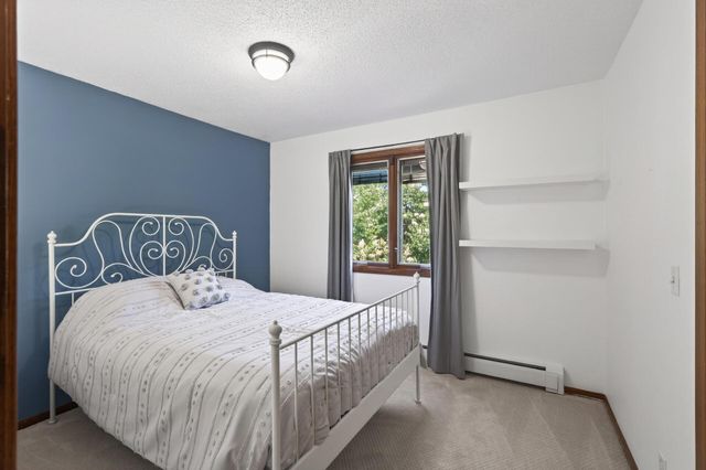 5590 Matterhorn Drive NE, Fridley, MN 55432