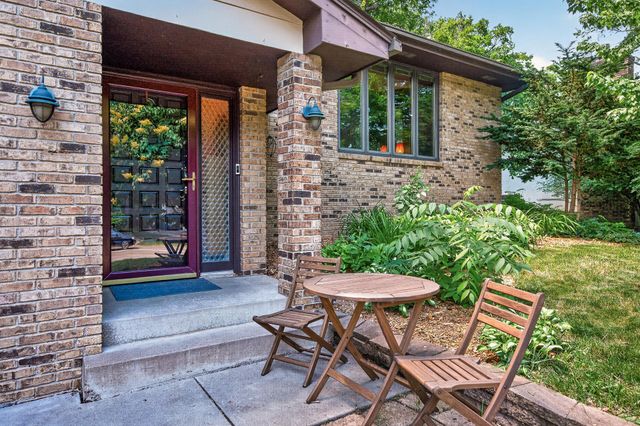 5590 Matterhorn Drive NE, Fridley, MN 55432