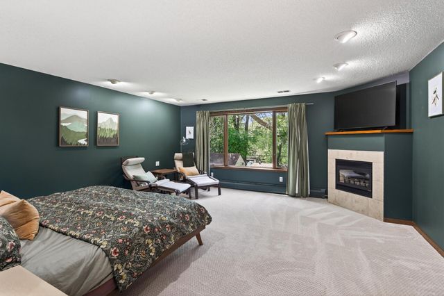 5590 Matterhorn Drive NE, Fridley, MN 55432
