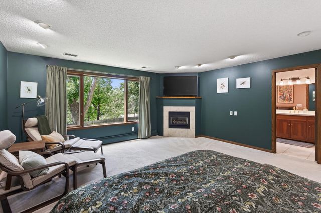 5590 Matterhorn Drive NE, Fridley, MN 55432