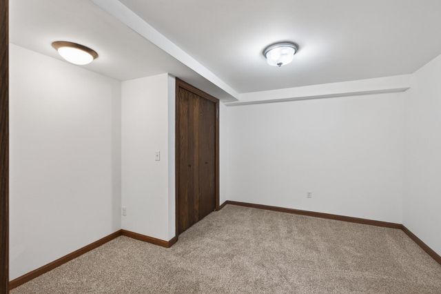 5590 Matterhorn Drive NE, Fridley, MN 55432