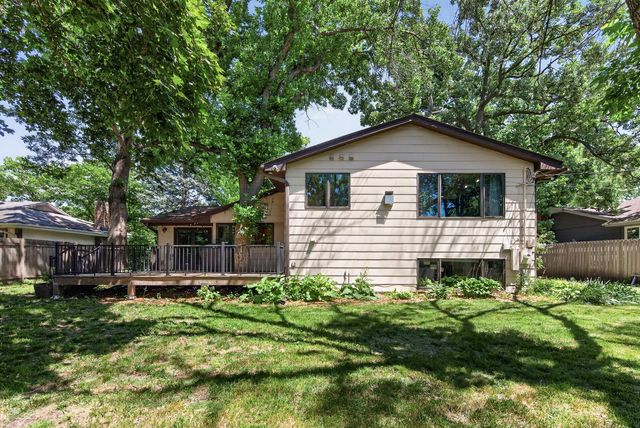 5590 Matterhorn Drive NE, Fridley, MN 55432