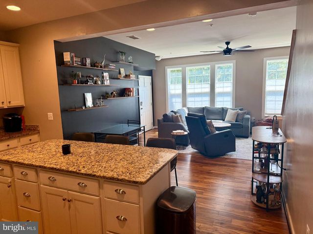 14838 MASON CREEK CIR, Woodbridge, VA 22191