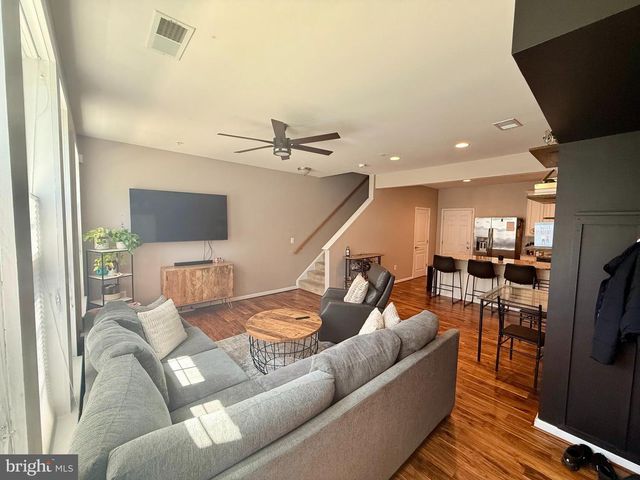 14838 MASON CREEK CIR, Woodbridge, VA 22191