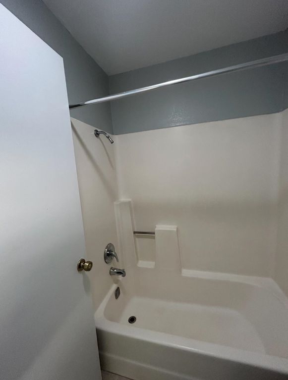 Image 10 of property listing at 29629 29629 Mountain Oak Ct 50, Hayward, CA 94544