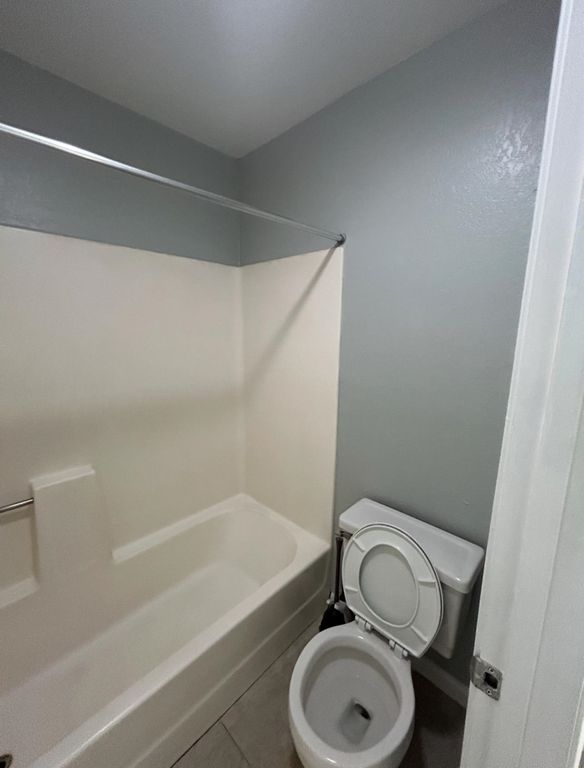 Image 9 of property listing at 29629 29629 Mountain Oak Ct 50, Hayward, CA 94544