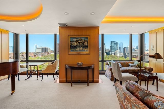 2 Commonwealth Ave 14B, Boston, MA 02116