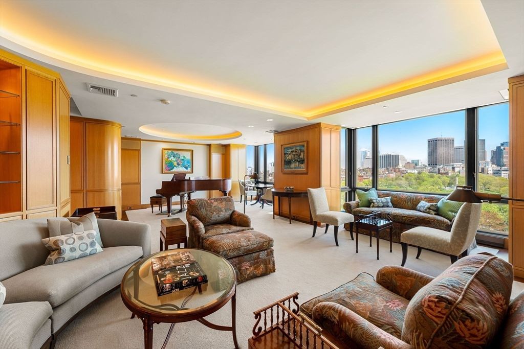 2 Commonwealth Ave 14B, Boston, MA 02116