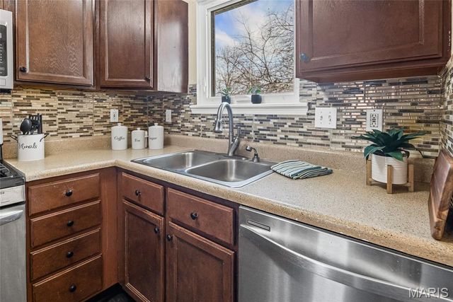 37 Jennifer Drive, Glen Carbon, IL 62034