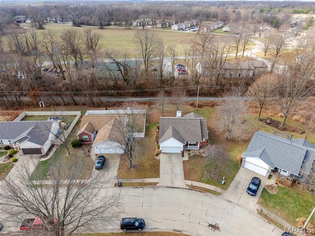 37 Jennifer Drive, Glen Carbon, IL 62034