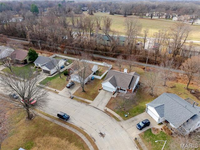 37 Jennifer Drive, Glen Carbon, IL 62034