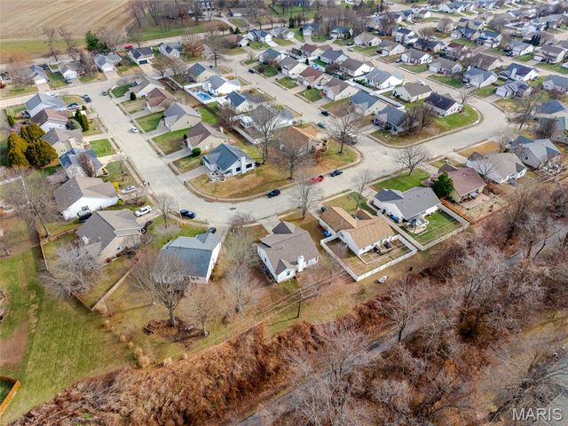 37 Jennifer Drive, Glen Carbon, IL 62034