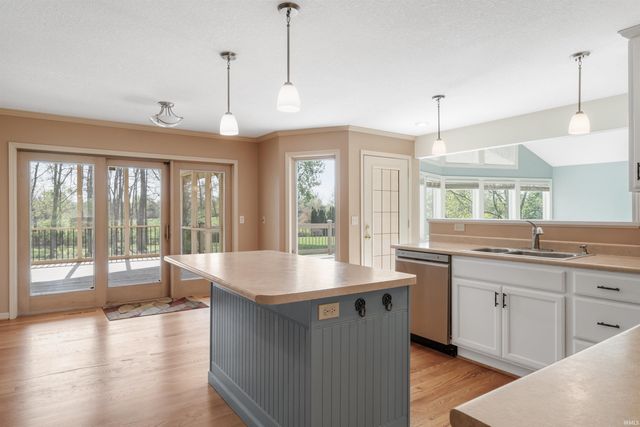 2821 Emerald Lake Drive, Fort Wayne, IN 46804