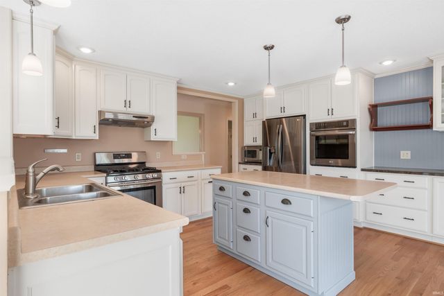 2821 Emerald Lake Drive, Fort Wayne, IN 46804
