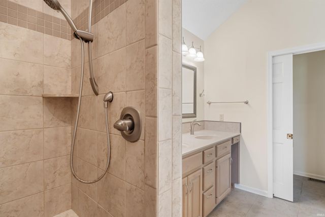 2821 Emerald Lake Drive, Fort Wayne, IN 46804