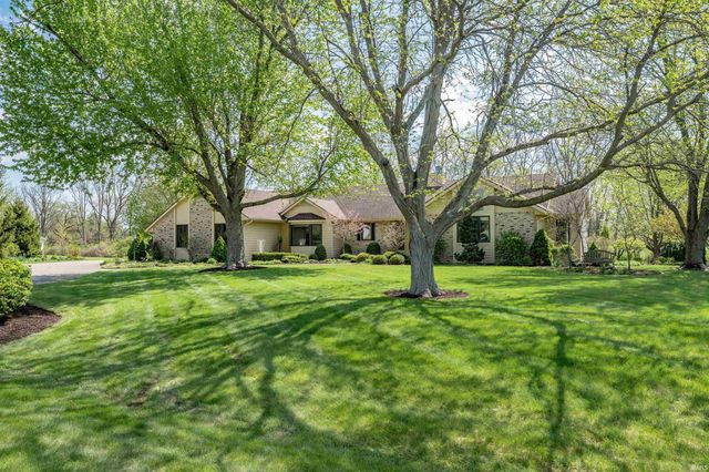 2821 Emerald Lake Drive, Fort Wayne, IN 46804