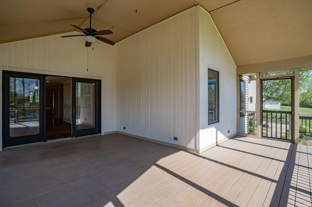 2821 Emerald Lake Drive, Fort Wayne, IN 46804