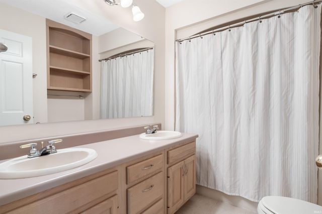 2821 Emerald Lake Drive, Fort Wayne, IN 46804