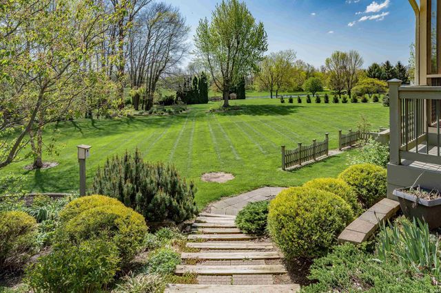 2821 Emerald Lake Drive, Fort Wayne, IN 46804
