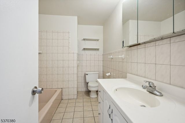 206 Main St 13, Millburn Twp., NJ 07041