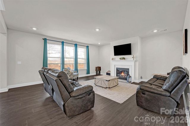 309 W Waterlynn Road, Mooresville, NC 28117