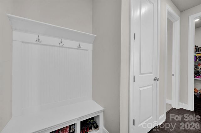 309 W Waterlynn Road, Mooresville, NC 28117