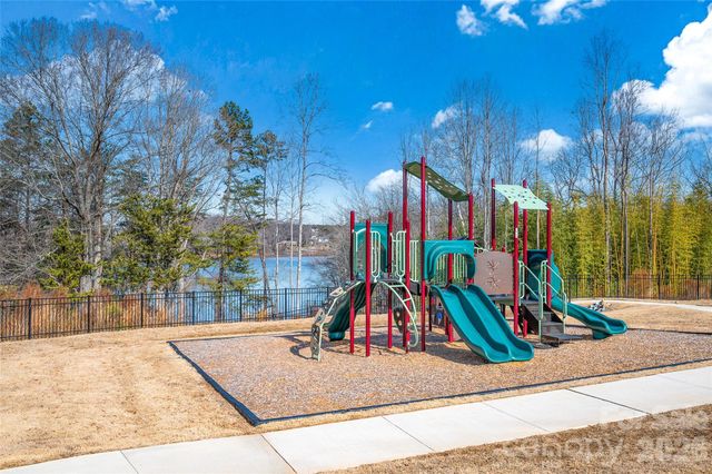 309 W Waterlynn Road, Mooresville, NC 28117