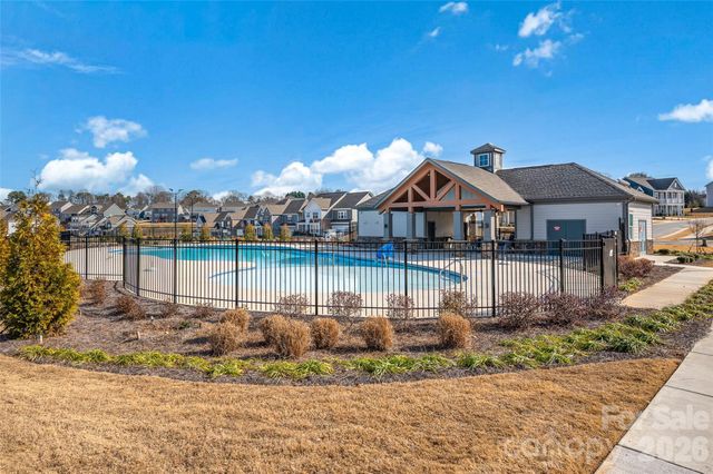 309 W Waterlynn Road, Mooresville, NC 28117