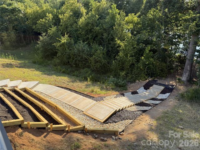 309 W Waterlynn Road, Mooresville, NC 28117