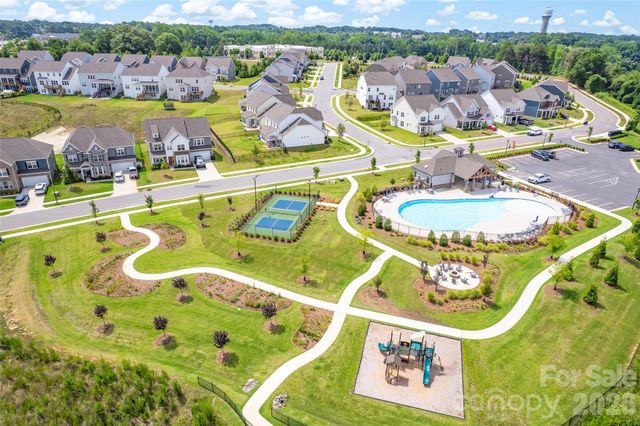 309 W Waterlynn Road, Mooresville, NC 28117